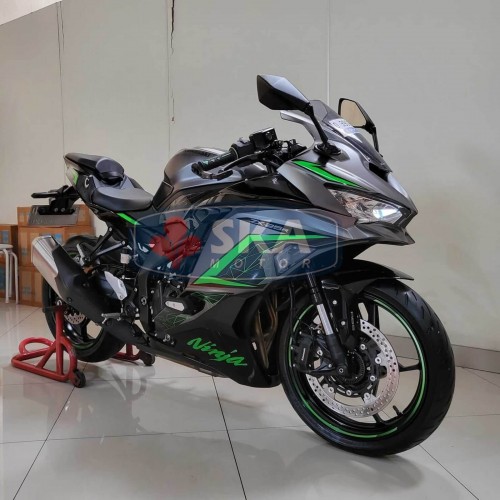 Kawasaki ZX25R SE ABS Tahun 2023